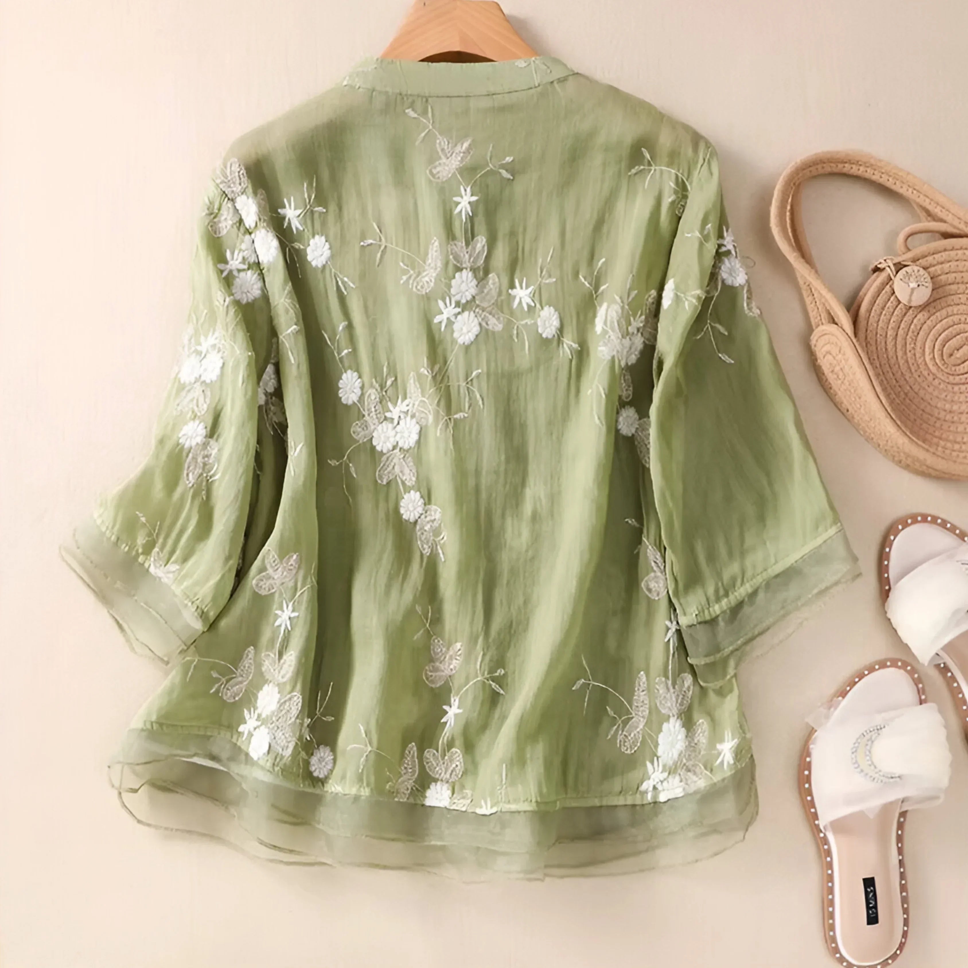 Malin | Bluse med broderte blomster