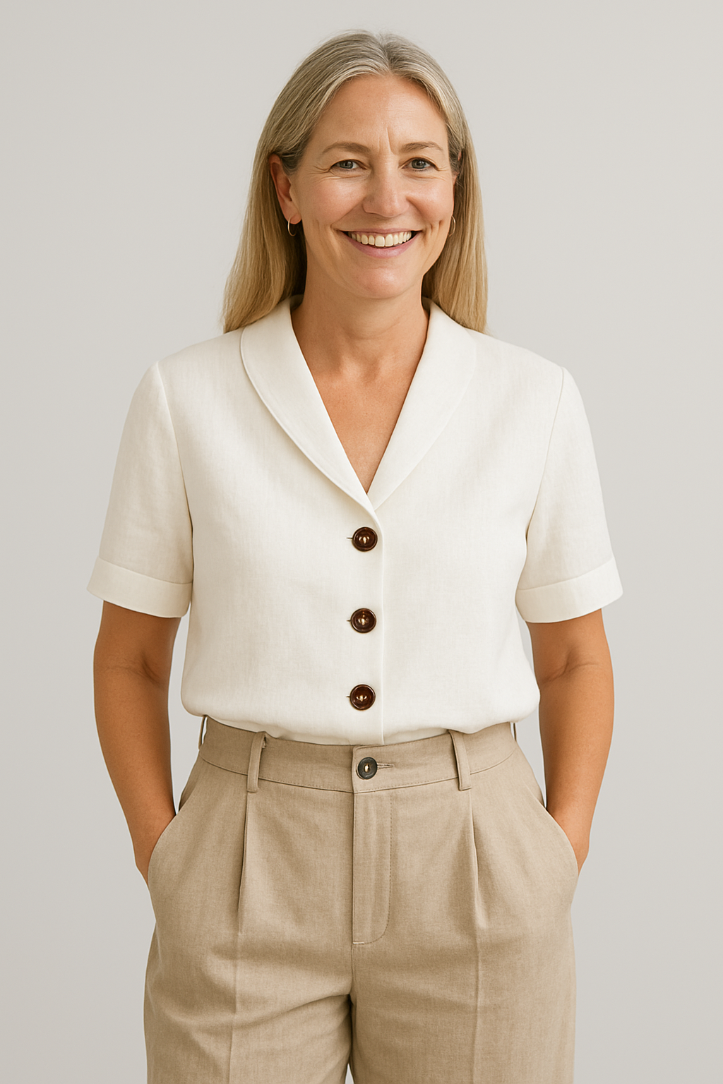 Emy™| Elegant ensfarget bluse